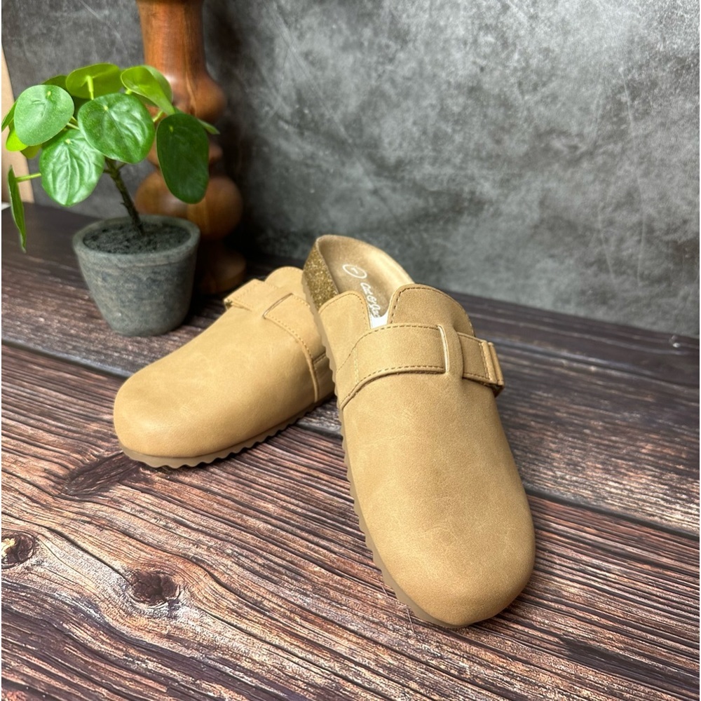 Cat & Jack Girls' Perry Slip-On Clogs